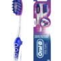 Oral-B 3D White Luxe Stain Eraser Toothbrushes, Soft, 2 Count