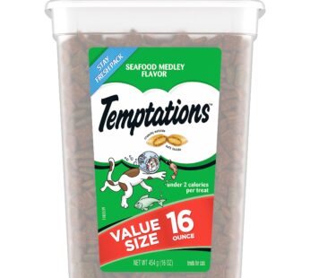 TEMPTATIONS Classic Crunchy and Soft Cat Treats Seafood Medley Flavor, 16 oz. Tub